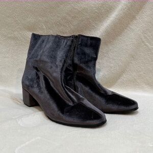 CL Chinese Laundry Velvet Ankle Bootie